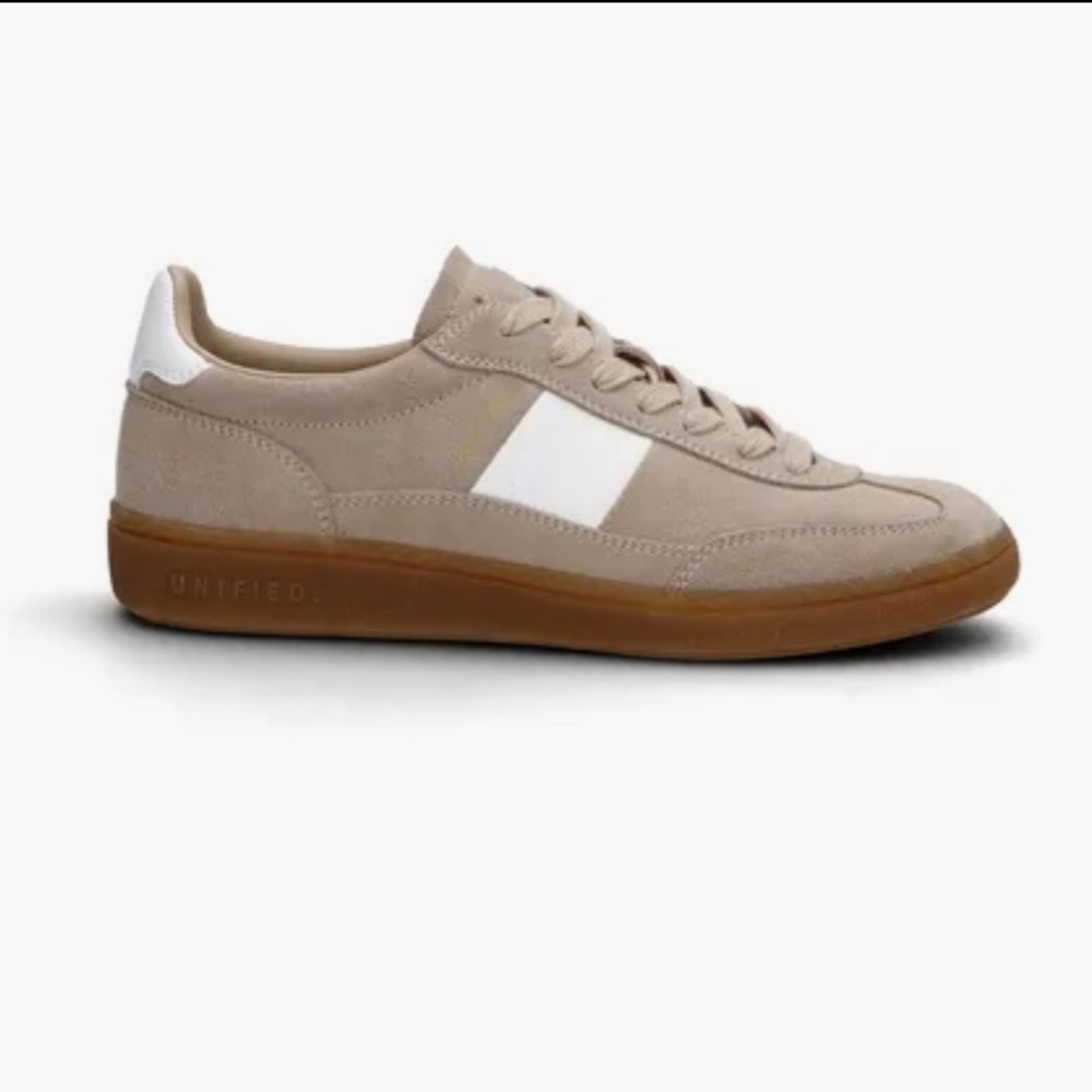 UNIFIED Women’s Beige and White Sneakers size 36 US 5.5 fits like 6.5